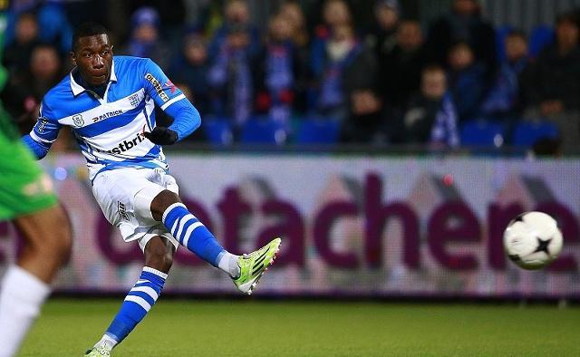 依旧保持着 依旧保持着