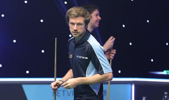 段在聚光灯 段在聚光灯